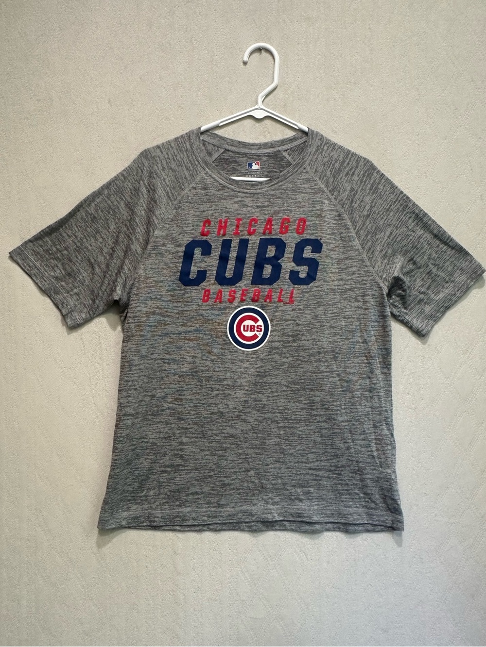 MLB Chicago Cubs Heather Gray Tee with Navy & Red Logo Sz L